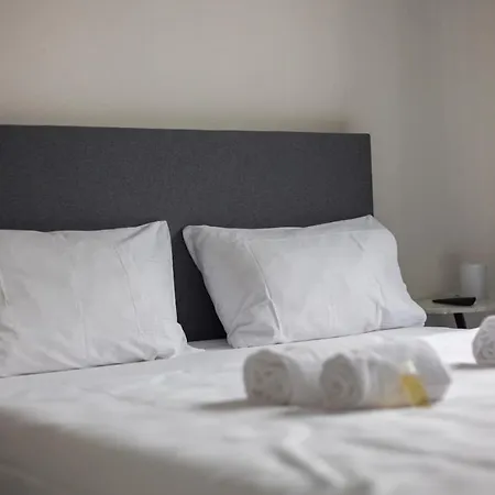 דירה Downtown Deluxe With Queen Bed Be-55 *