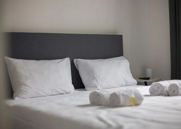 דירה Downtown Deluxe With Queen Bed Be-55 *